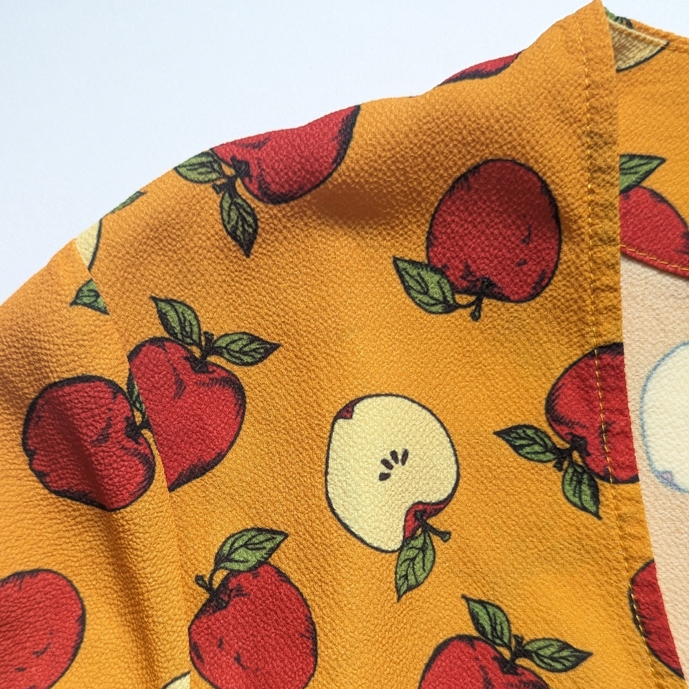 Modcloth V-Neck Red Apple Print Orange Short Tie Sleeve Blouse Size Large EUC - Picture 4 of 9